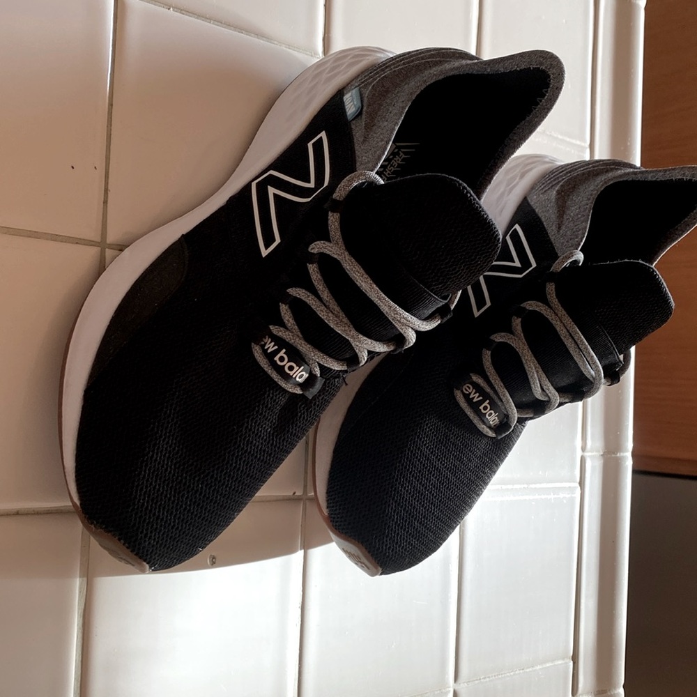 New Balance Fresh Foam ROAV Athletic Shoes